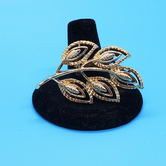 Vintage goldtone leaf branch frond brooch pin Lapel Collar Office Professional - Picture 3 of 5